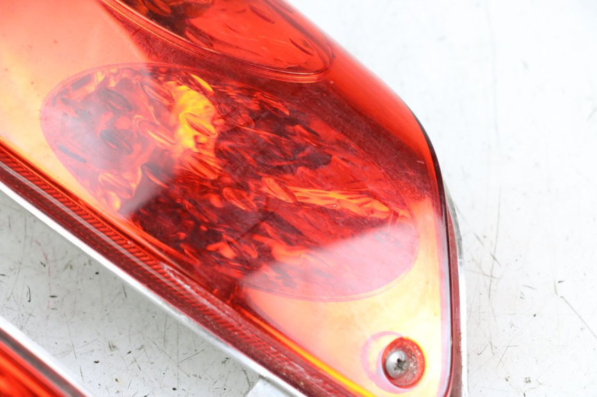 photo de REAR LIGHT YAMAHA XMAX X-MAX 125 (2006 - 2009)