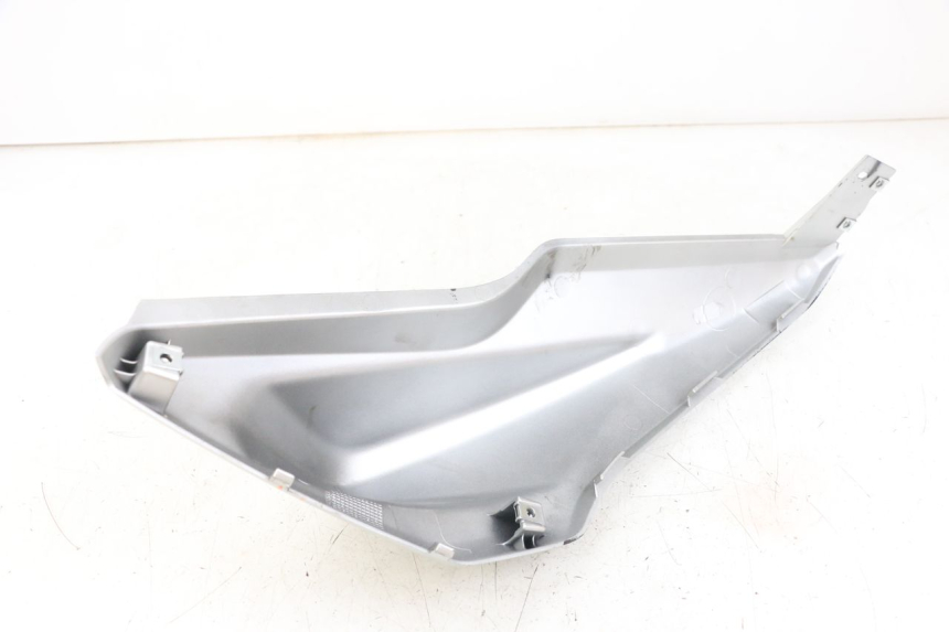 photo de RIGHT REAR SIDE PANEL YAMAHA AEROX 2T 50 (2013 - 2017)