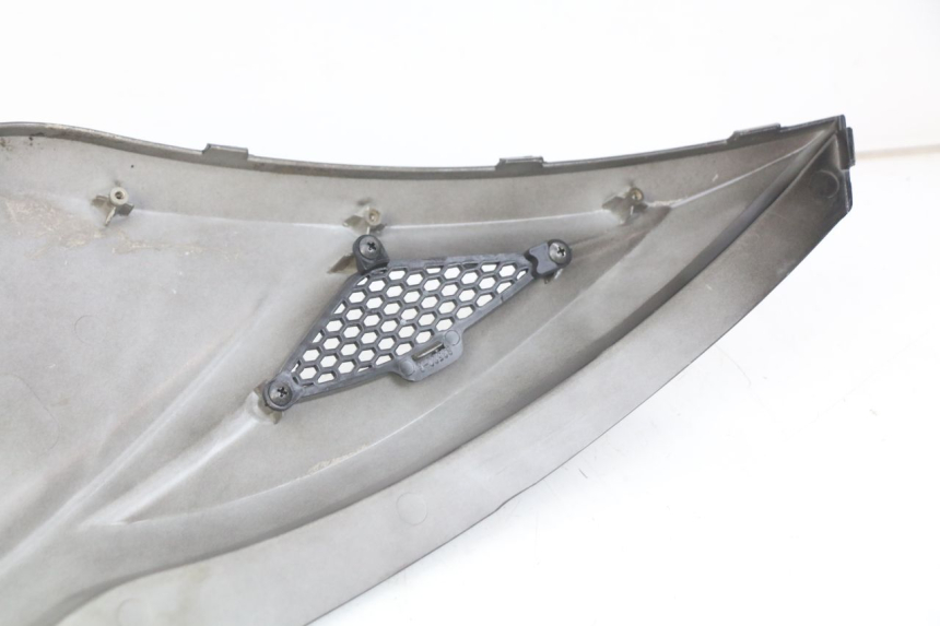 photo de RIGHT REAR SIDE PANEL KYMCO AGILITY 16+ 4T 50 (2018 - 2023)