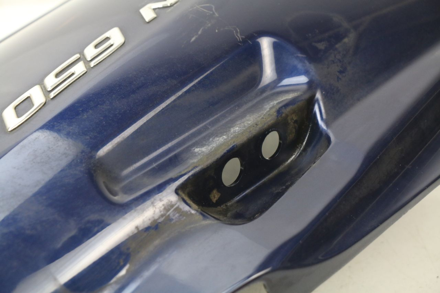 photo de REAR RIGHT PANEL SUZUKI BURGMAN 650 (2002 - 2004)
