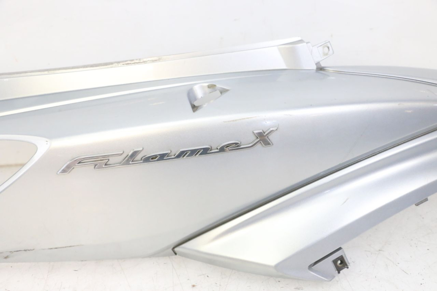 photo de REAR RIGHT PANEL MBK FLAME X 125 (2007 - 2016)