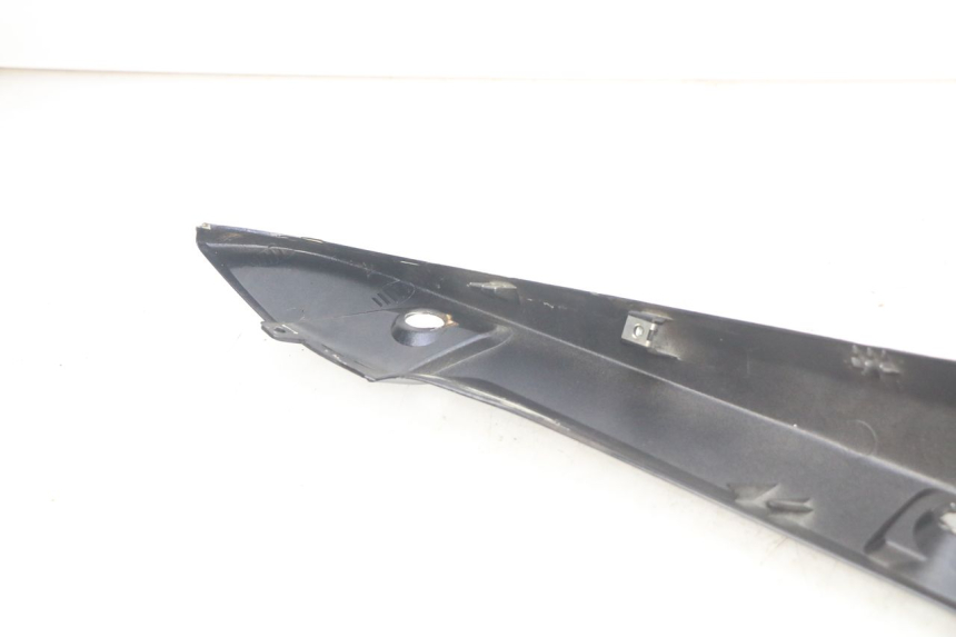 photo de RIGHT REAR SIDE PANEL GILERA NEXUS 125 (2007 - 2009)