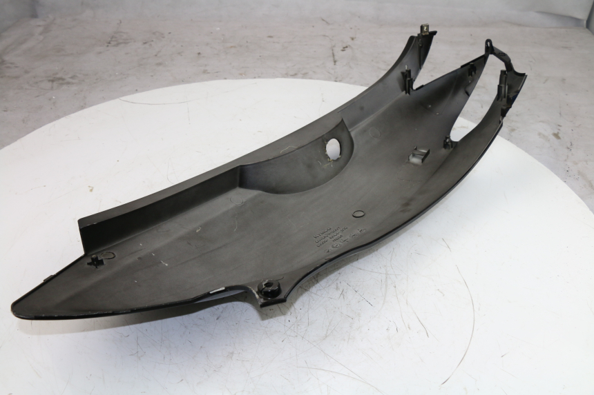 photo de REAR RIGHT PANEL KYMCO GRAND DINK 125 (2002 - 2007)