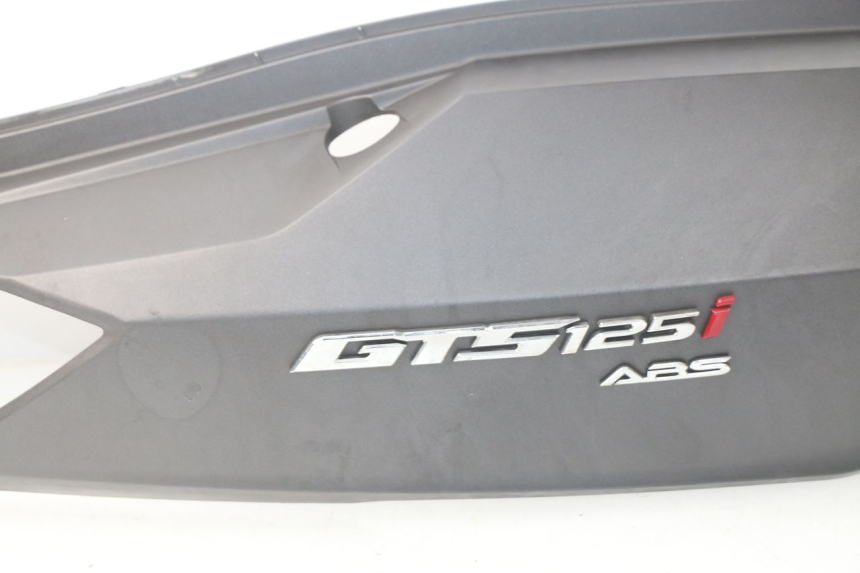 photo de REAR RIGHT PANEL SYM GTS EFI ABS 125 (2012 - 2016)