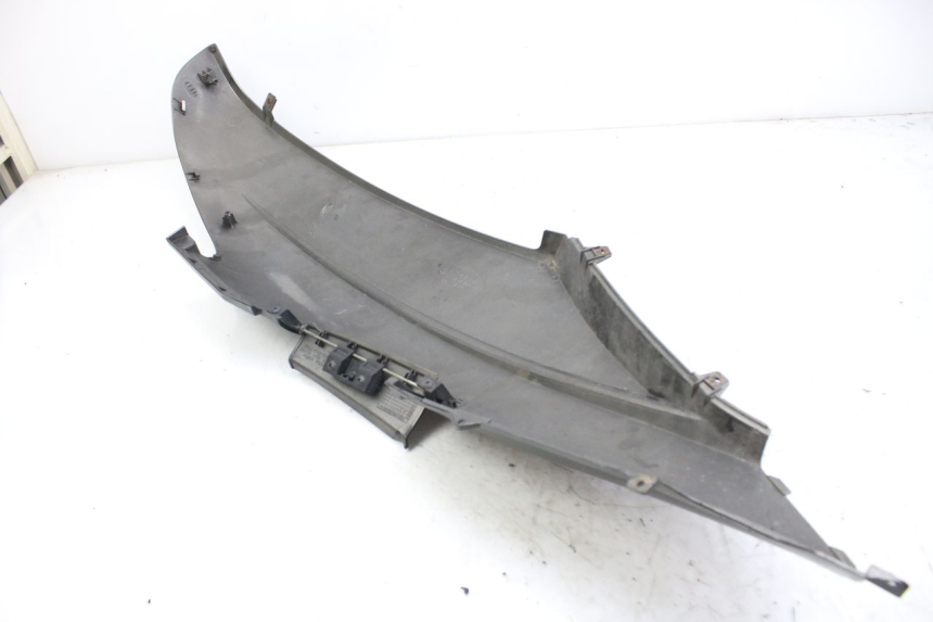 photo de RIGHT REAR SIDE PANEL HONDA FES S-WING SWING ABS 125 (2007 - 2015)