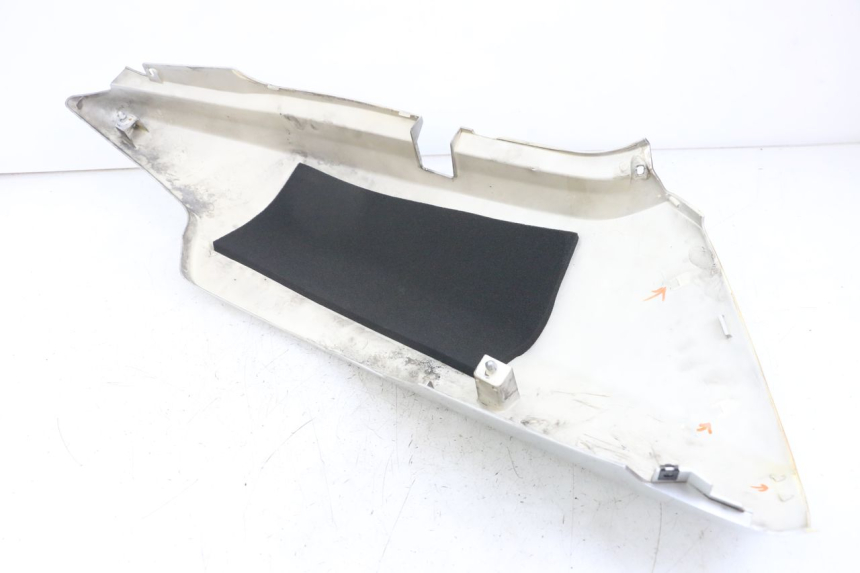 photo de REAR RIGHT PANEL HONDA FJS SILVERWING SILVER WING 600 (2001 - 2010)