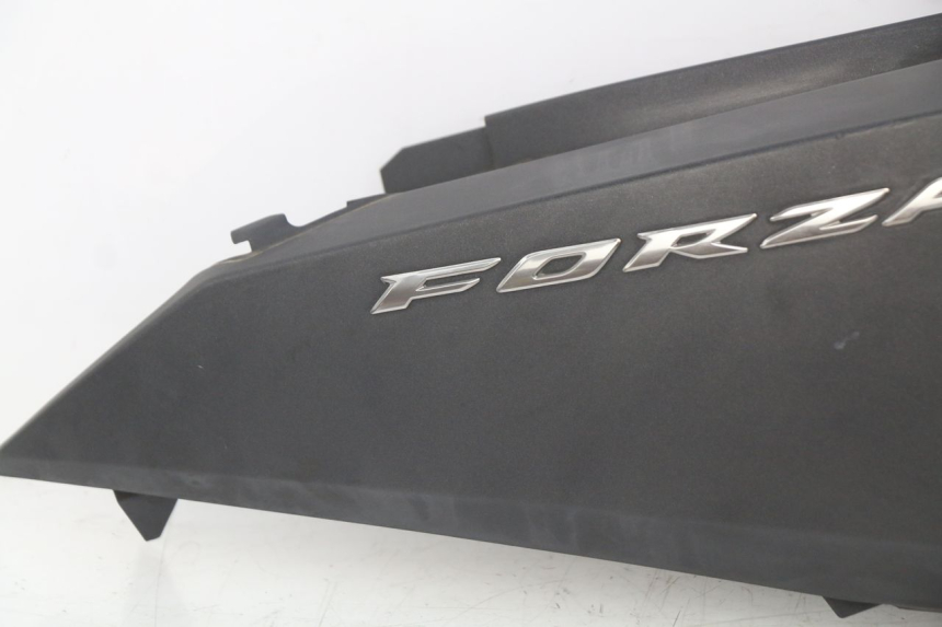 photo de RIGHT REAR SIDE PANEL HONDA FORZA 125 (2015 - 2016)