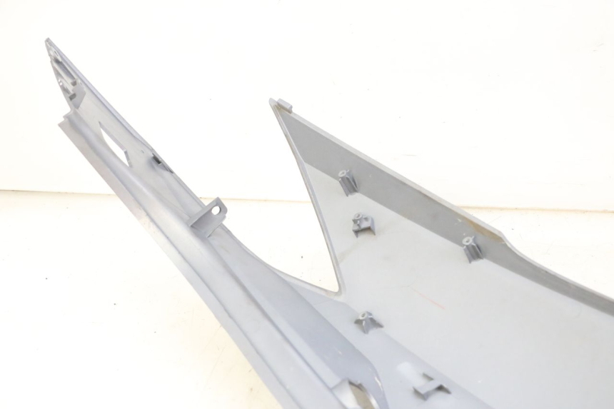 photo de REAR RIGHT PANEL SYM JOYMAX 125 (2010 - 2017)