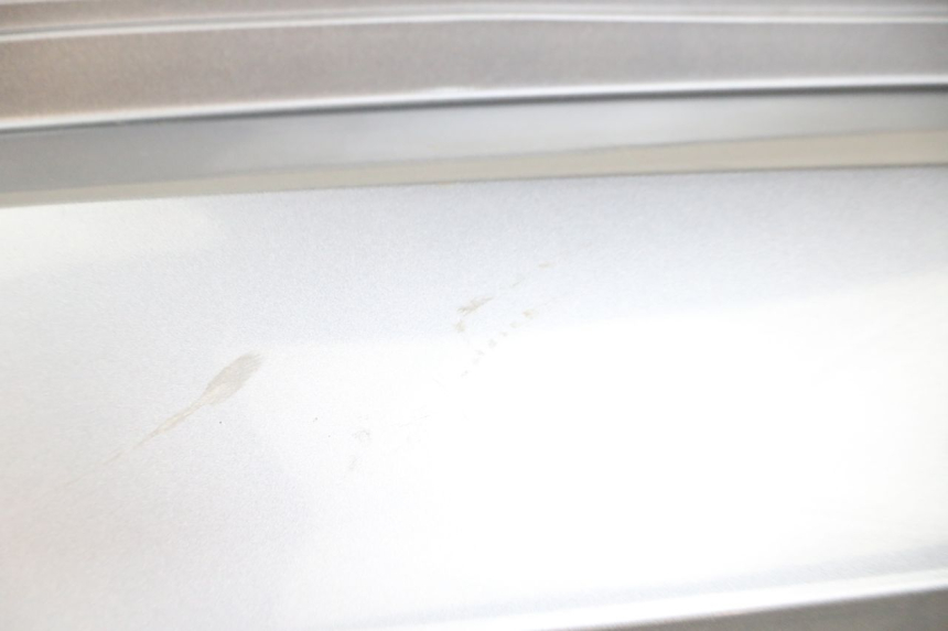 photo de REAR RIGHT PANEL SYM JOYMAX 125 (2010 - 2017)