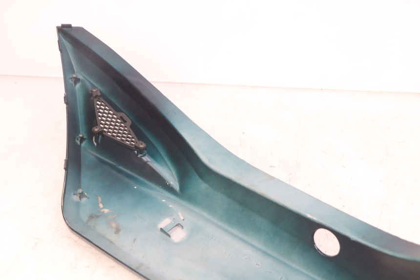 photo de RIGHT REAR SIDE PANEL KYMCO AGILITY 16+ 4T 50 (2018 - 2023)