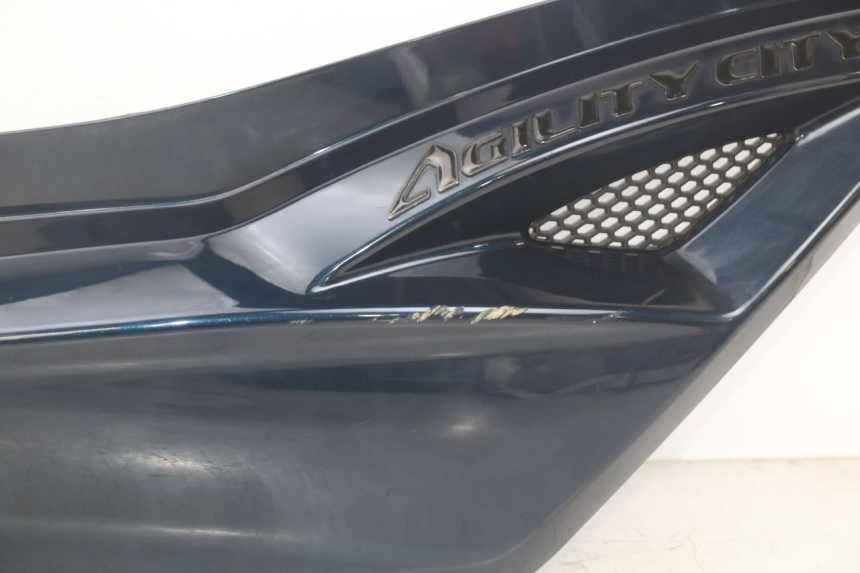 photo de RIGHT REAR SIDE PANEL KYMCO AGILITY 16+ 4T 50 (2018 - 2023)