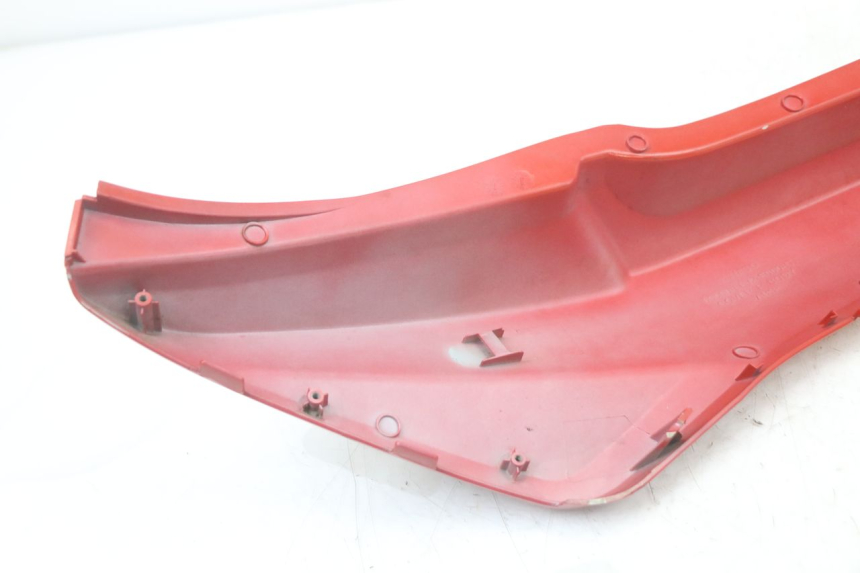 photo de REAR RIGHT PANEL KYMCO SUPER 8 125 (2008 - 2015)