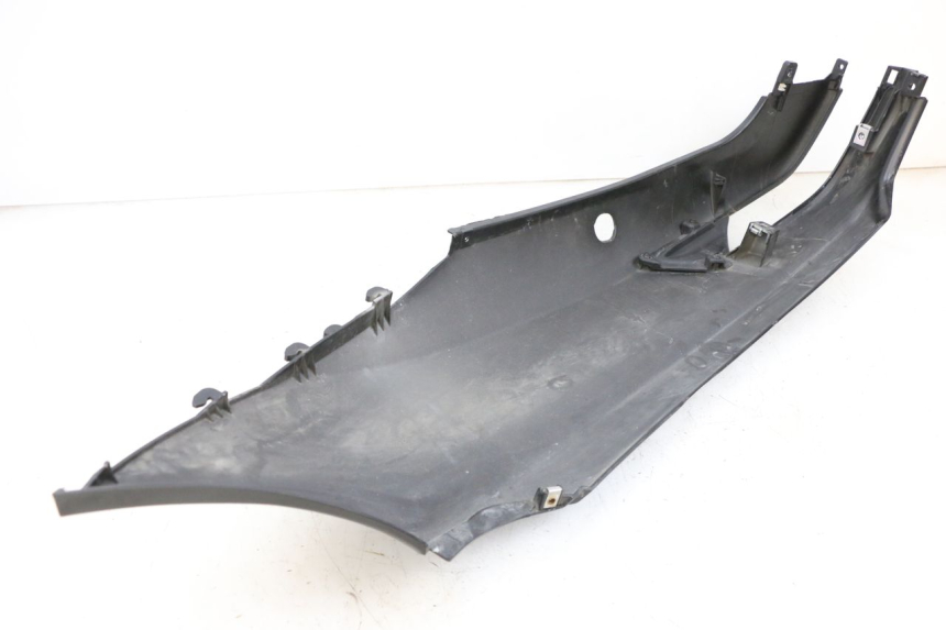 photo de REAR RIGHT PANEL PIAGGIO MP3 HPE 350 (2018 - 2020) - Alternative perspective