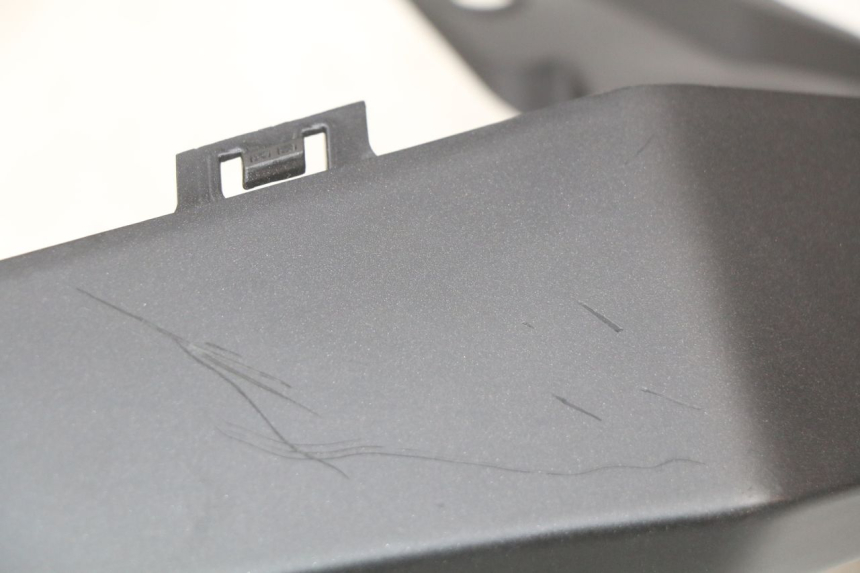 photo de RIGHT REAR SIDE PANEL YAMAHA MT ABS 125 (2014 - 2018)