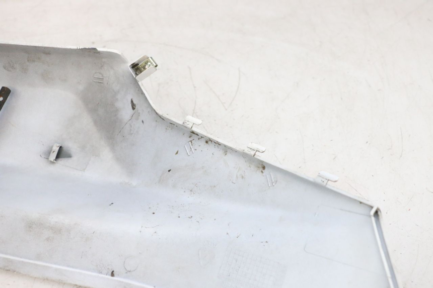 photo de REAR RIGHT PANEL SYM ORBIT 2 50 (2008 - 2014) - Fixing points details