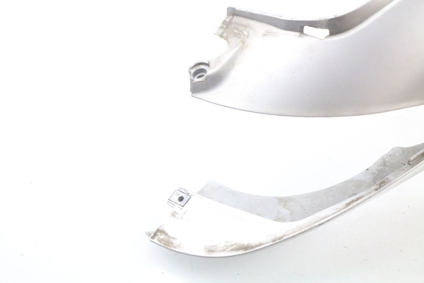 photo de REAR RIGHT PANEL PIAGGIO BEVERLY 125 (2001 - 2004)