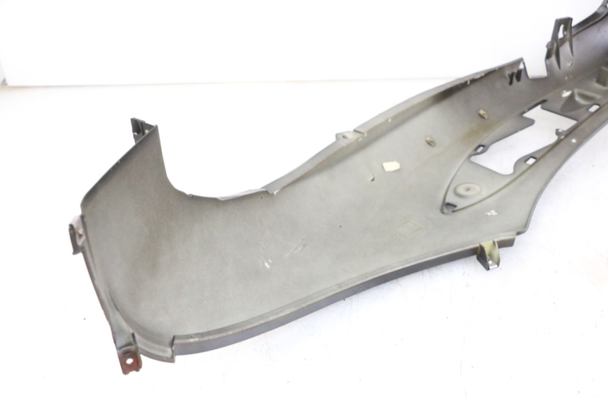 photo de REAR RIGHT PANEL PIAGGIO BEVERLY 125 (1998 - 2005)