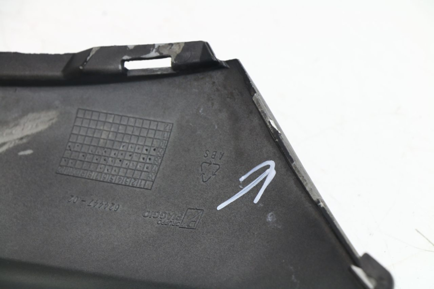 photo de REAR RIGHT PANEL PIAGGIO MP3 LT 400 (2007 - 2012)