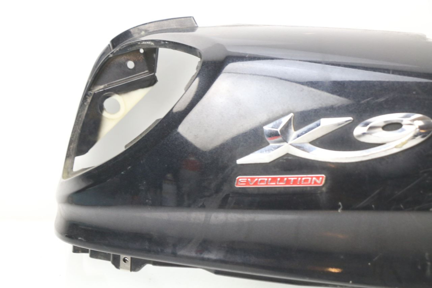 photo de RIGHT REAR SIDE PANEL PIAGGIO X9 EVOLUTION 125 (2003 - 2007)