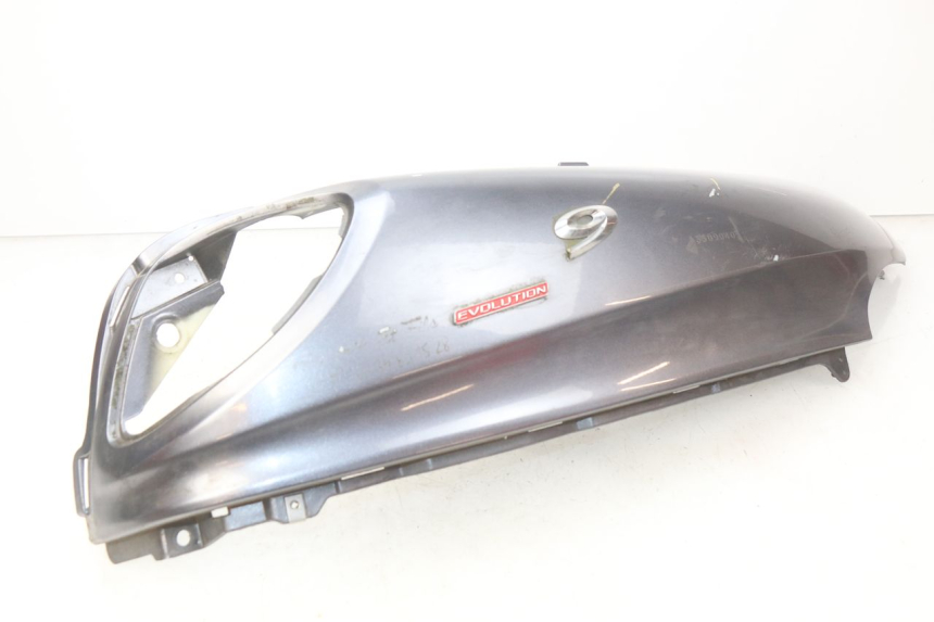 photo de RIGHT REAR SIDE PANEL PIAGGIO X9 EVOLUTION 125 (2003 - 2007)