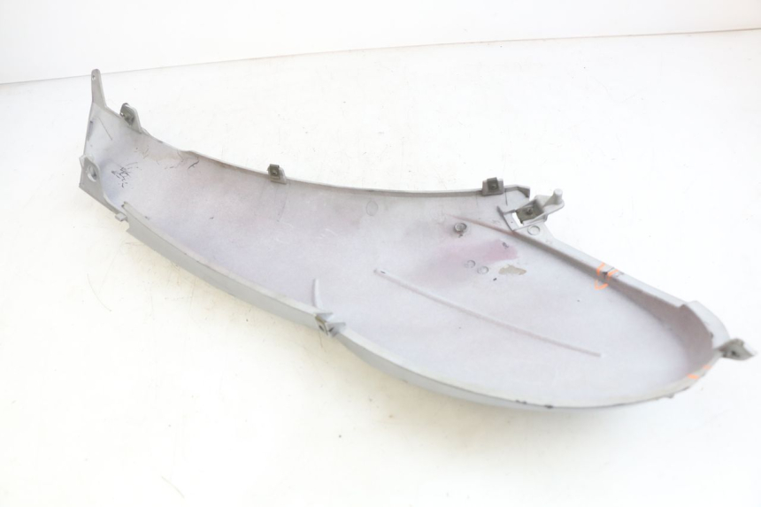 photo de RIGHT REAR SIDE PANEL APRILIA SCARABEO LIGHT 125 (2007 - 2011)