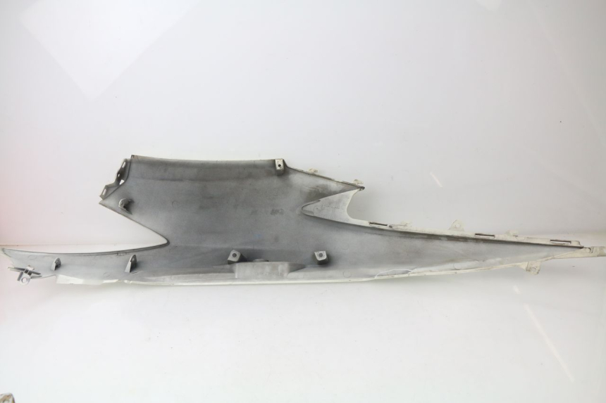 photo de RIGHT REAR SIDE PANEL SUZUKI AN BURGMAN 400 (2006 - 2010)