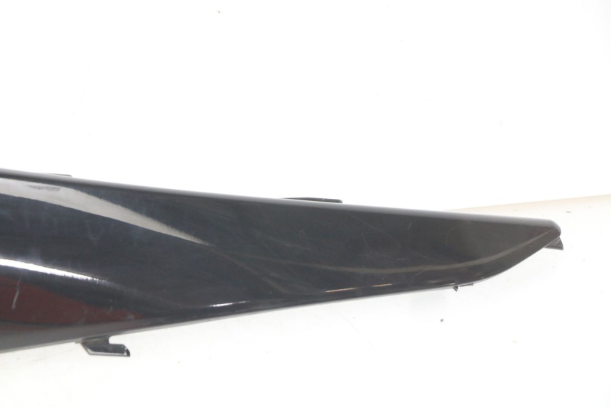 photo de RIGHT REAR SIDE PANEL SUZUKI SIXTEEN 125 (2008 - 2010)