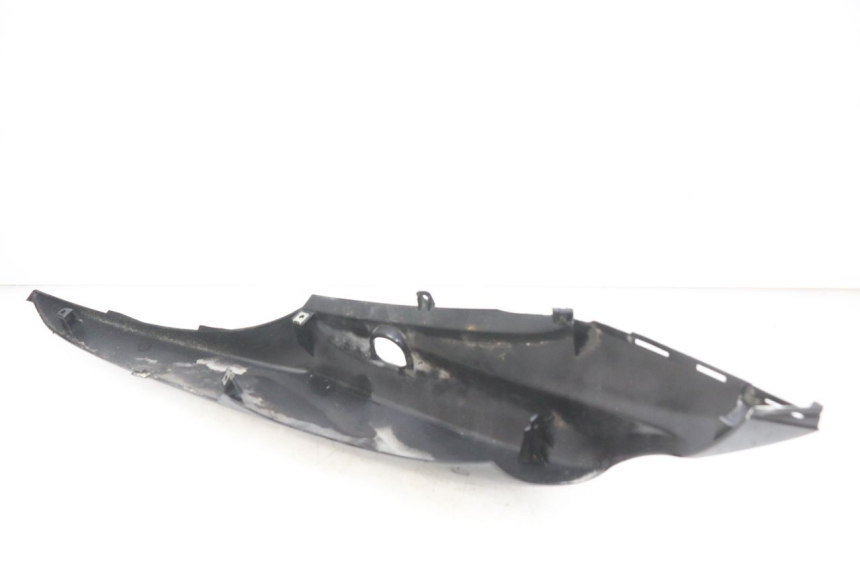 photo de RIGHT REAR SIDE PANEL SUZUKI SIXTEEN 125 (2008 - 2010)