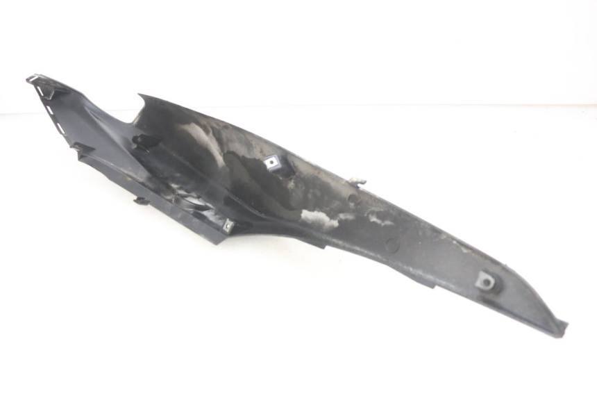 photo de RIGHT REAR SIDE PANEL SUZUKI SIXTEEN 125 (2008 - 2010)