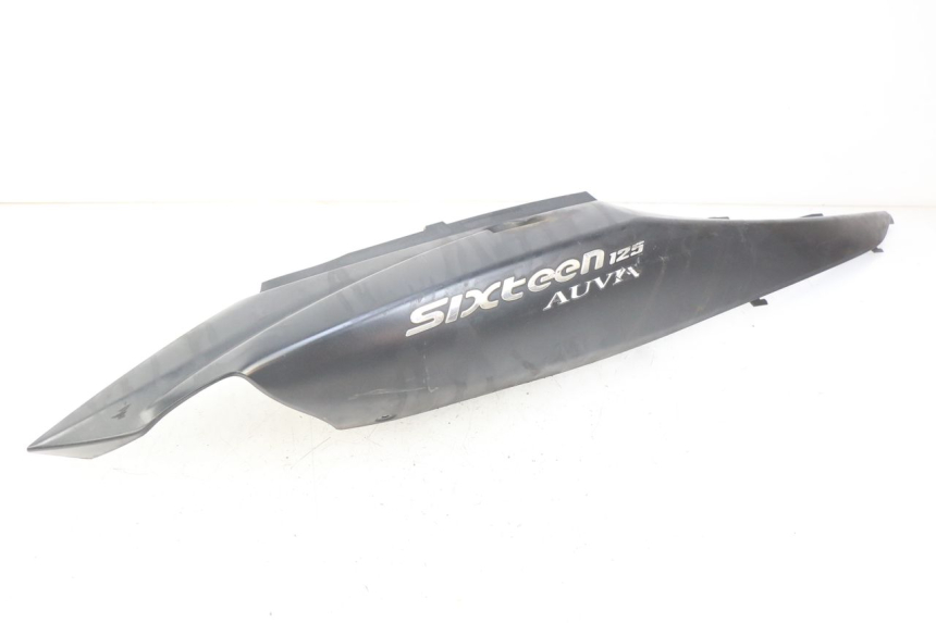 photo de RIGHT REAR SIDE PANEL SUZUKI SIXTEEN 125 (2008 - 2010)