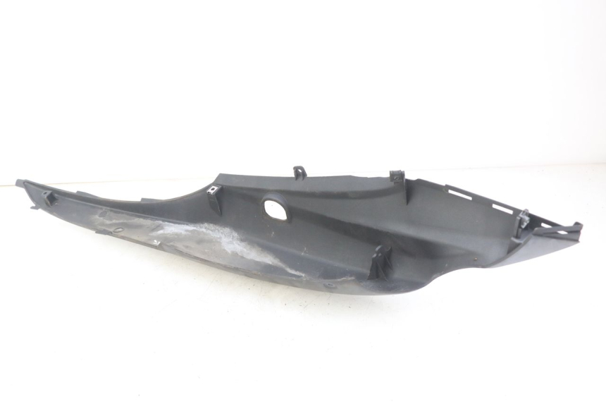 photo de RIGHT REAR SIDE PANEL SUZUKI SIXTEEN 125 (2008 - 2010)