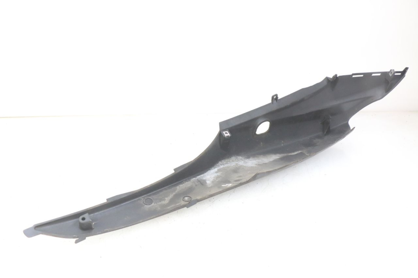 photo de RIGHT REAR SIDE PANEL SUZUKI SIXTEEN 125 (2008 - 2010)