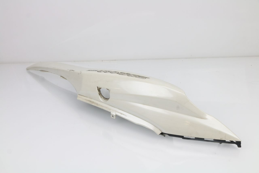 photo de RIGHT REAR SIDE PANEL SUZUKI SIXTEEN 125 (2008 - 2010)