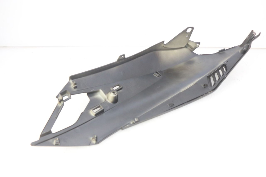 photo de RIGHT REAR SIDE PANEL APRILIA SXR 50 (2021 - 2023)
