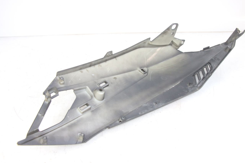 photo de RIGHT REAR SIDE PANEL APRILIA SXR 50 (2021 - 2023)