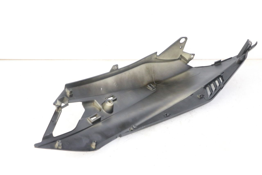 photo de RIGHT REAR SIDE PANEL APRILIA SXR 50 (2021 - 2023)