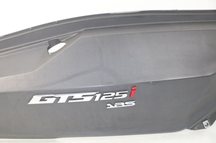 photo de REAR RIGHT PANEL SYM GTS EFI ABS 125 (2012 - 2016)