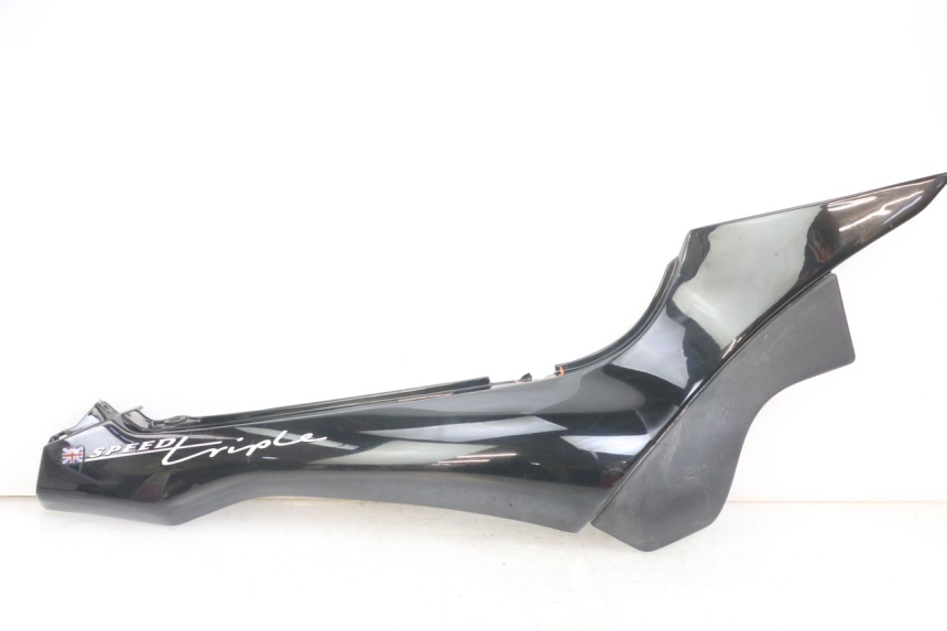 photo de RIGHT REAR SIDE PANEL TRIUMPH SPEED TRIPLE T301 900 (1994 - 1996)