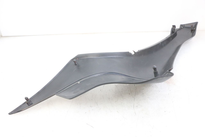 photo de RIGHT REAR SIDE PANEL TRIUMPH SPEED TRIPLE T301 900 (1994 - 1996)