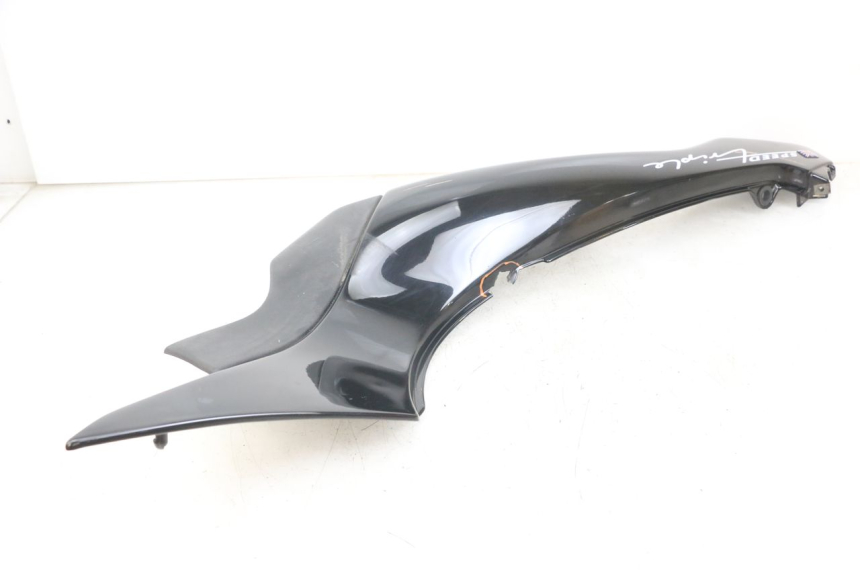 photo de RIGHT REAR SIDE PANEL TRIUMPH SPEED TRIPLE T301 900 (1994 - 1996)