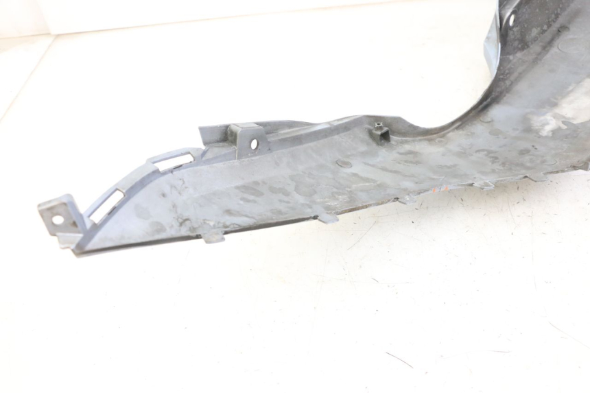 photo de RIGHT REAR SIDE PANEL SUZUKI UH BURGMAN 125 (2002 - 2006)