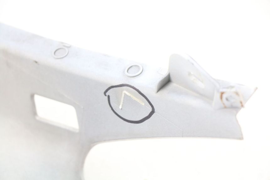 photo de RIGHT REAR SIDE PANEL YAMAHA XMAX X-MAX 125 (2006 - 2009)