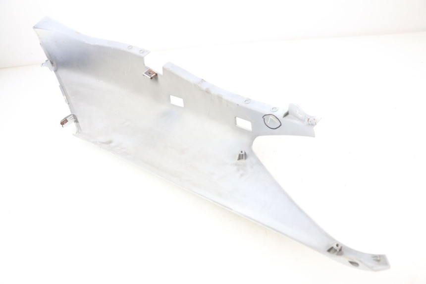 photo de RIGHT REAR SIDE PANEL YAMAHA XMAX X-MAX 125 (2006 - 2009)