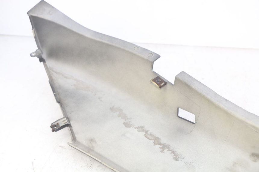 photo de RIGHT REAR SIDE PANEL YAMAHA XMAX X-MAX 125 (2006 - 2009)