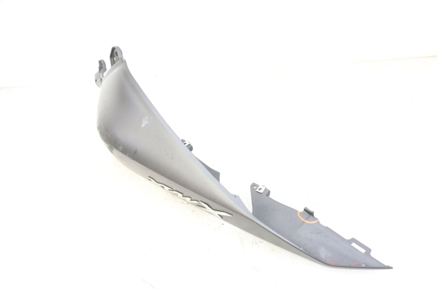 photo de REAR RIGHT PANEL YAMAHA XMAX X-MAX 125 (2021 - 2025)