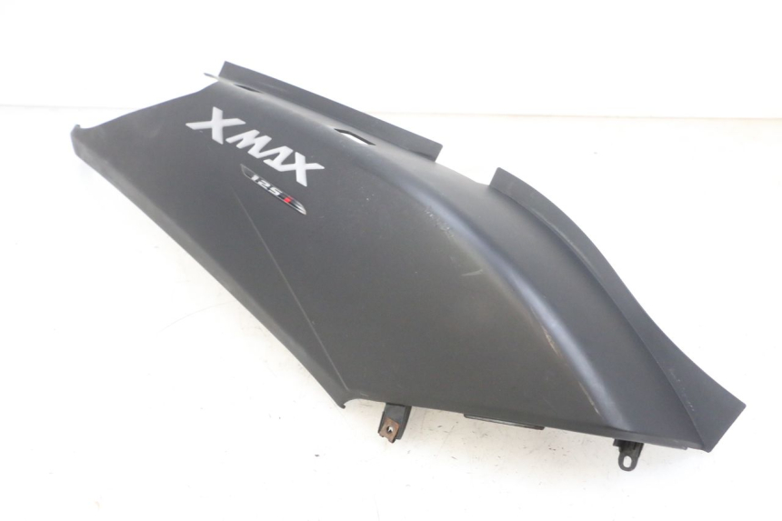 photo de RIGHT REAR SIDE PANEL YAMAHA XMAX X-MAX 125 (2006 - 2009) - Alternative perspective