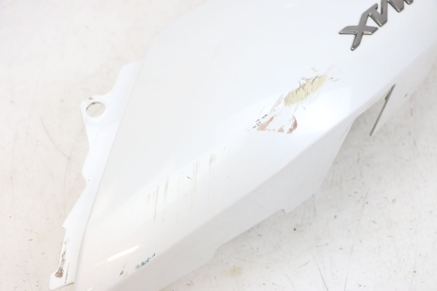 photo de REAR RIGHT PANEL YAMAHA X-MAX XMAX 125 (2010 - 2013) - Fixing points details