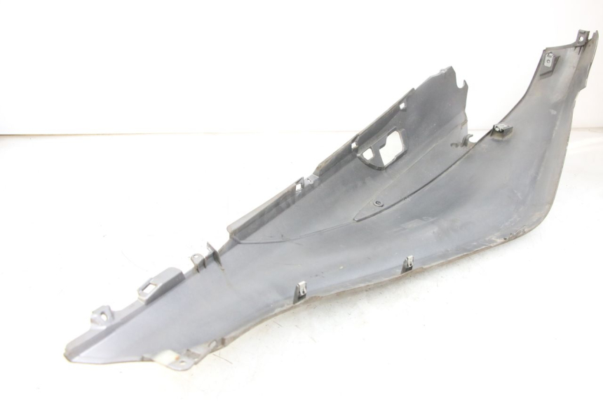 photo de REAR RIGHT PANEL PIAGGIO X10 125 (2012 - 2017)