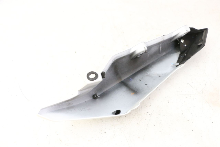 photo de REAR RIGHT PANEL YAMAHA XJ6 ABS 600 (2008 - 2016)