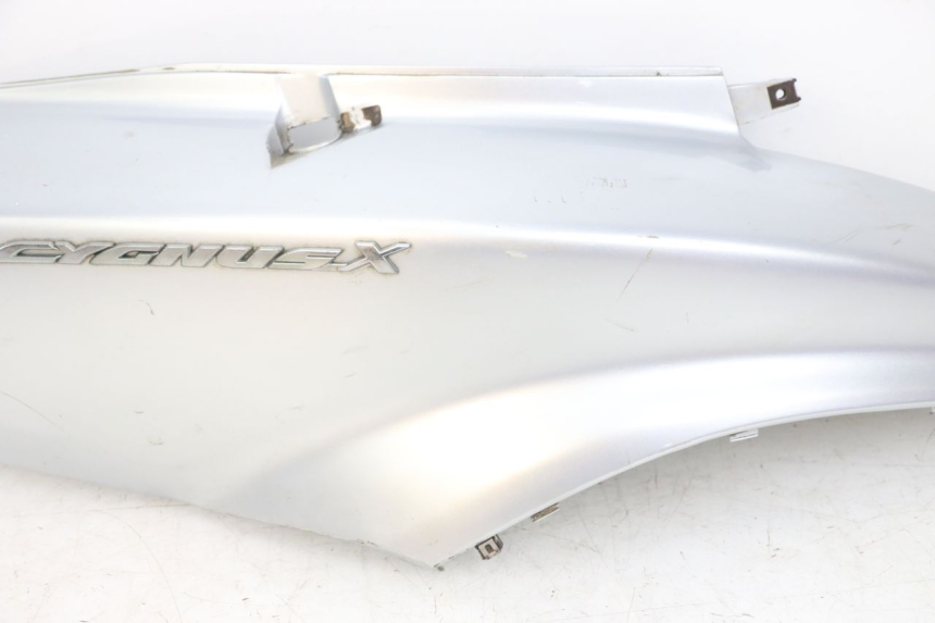 photo de RIGHT REAR SIDE PANEL YAMAHA CYGNUS X 125 (2004 - 2007)